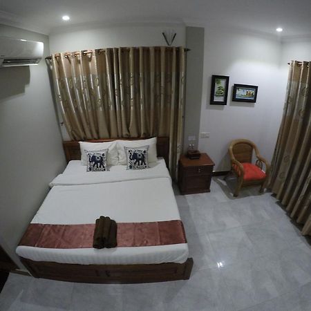 Happy​​ Family Guesthouse 캄폿 외부 사진