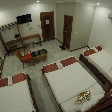 Happy​​ Family Guesthouse 캄폿 외부 사진